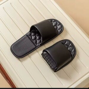 Comfortable, Foldable EVA Cushion Slippers- Great For Travel- Size S (Fits 6.5)